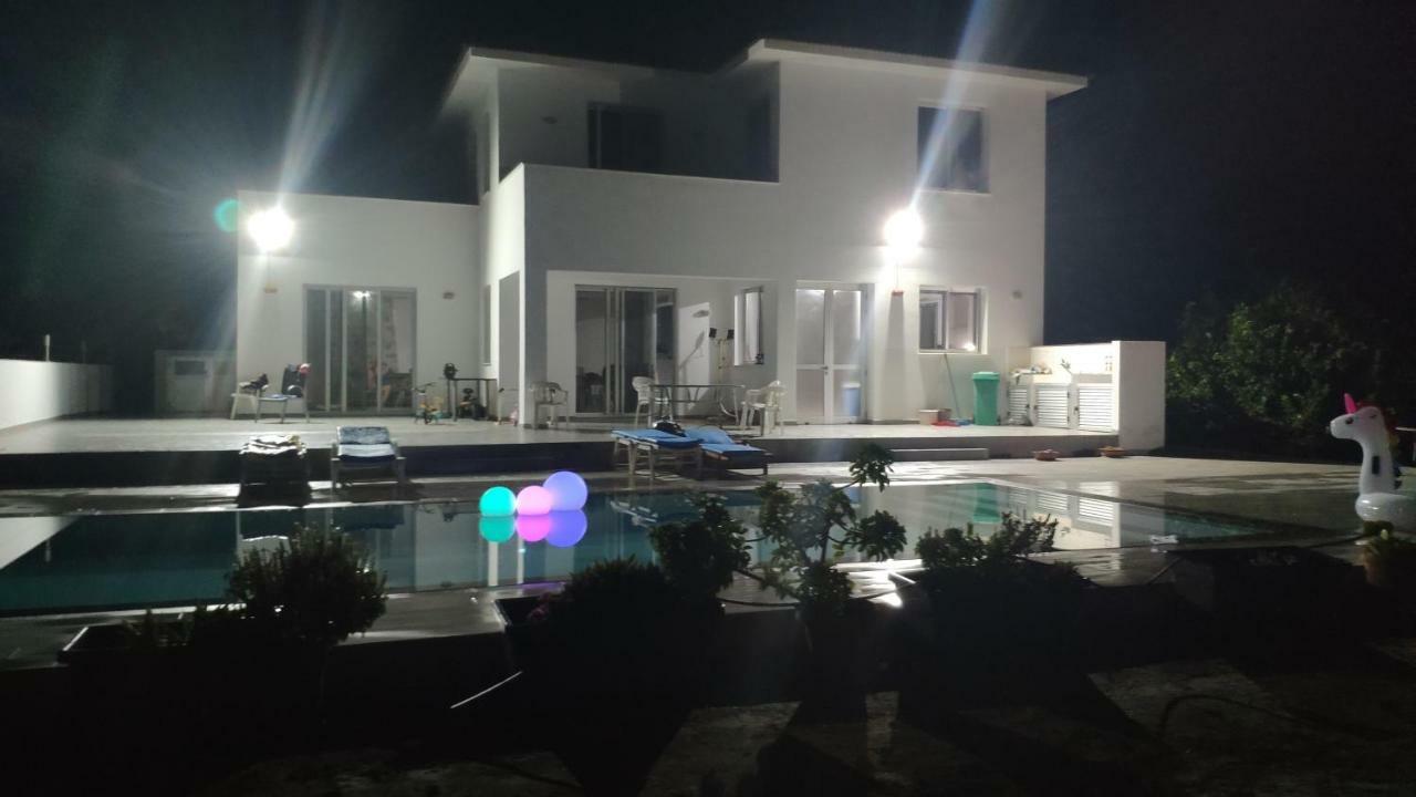 Kiti Village Villa, Cyprus, Salt-Water Pool, 6 Bedrooms, Larnaca Dış mekan fotoğraf